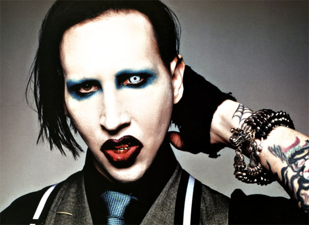 Marilyn Manson echó a su bajista por ser acusado de abuso sexual