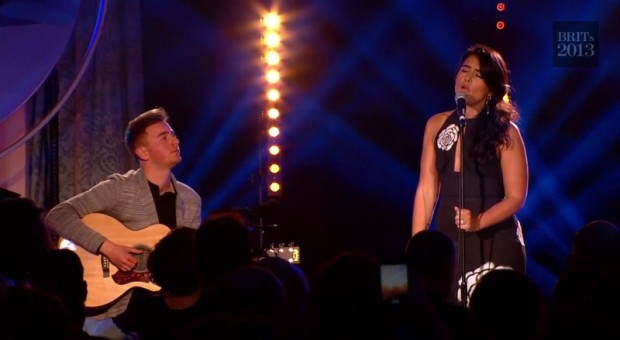 Jessie Ware en vivo y acústico en la presentación de los BRIT Awards 2013