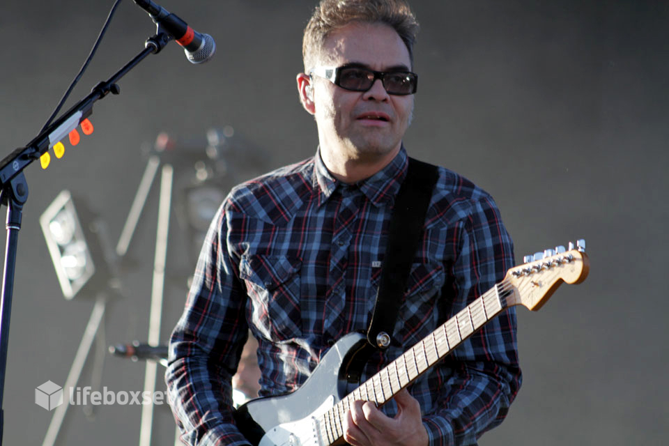 Café Tacvba tienen un carisma contagioso, ingrediente fundamental de su acto en vivo.