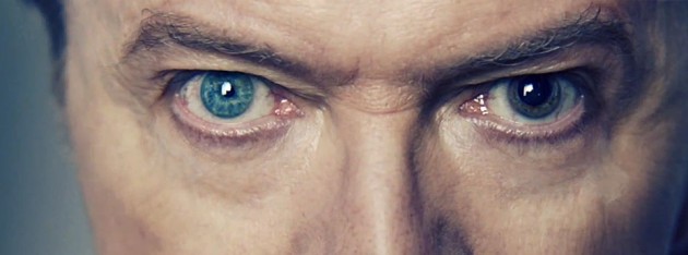 Bowie siempre ha tenido un gran porte, ideal para modelar la ropa de Louis Vuitton.
