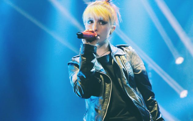 Hayley Williams durante el concierto más reciente de Paramore en México. Foto: Daniel Patlán.