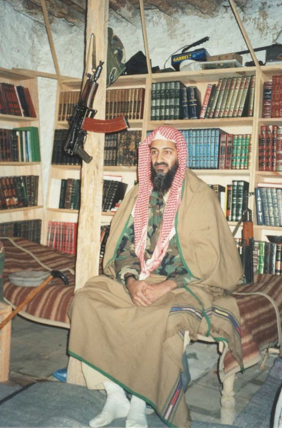 Osama Bin Laden y su escondite antes del 9/11 (Fotos)