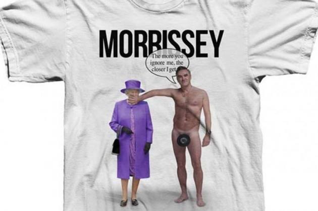Morrissey robó el diseño de un fan para venderlo como playera