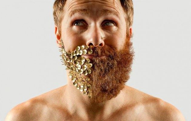 Guy-shaves-half-his-beard-then-glues-in-random-objects-to-make-it-whole-again7-650x414