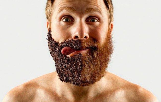 Guy-shaves-half-his-beard-then-glues-in-random-objects-to-make-it-whole-again9-650x414