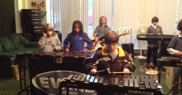 Ozzy Osbourne: niños interpretan