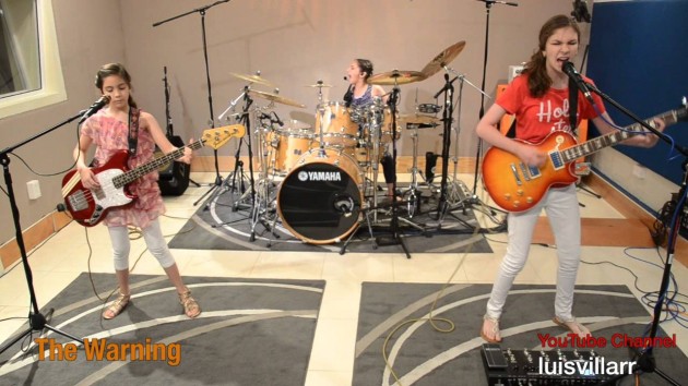 Metallica: tres jóvenes hermanas tocan 
