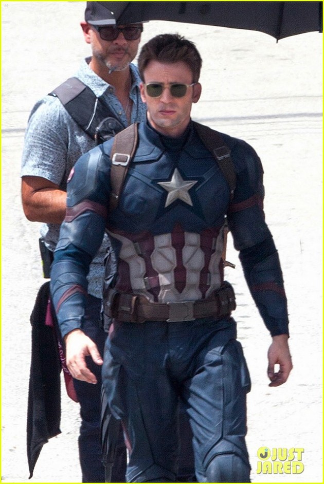 chris-evans-anthony-mackie-get-to-action-captain-america-civil-war-02