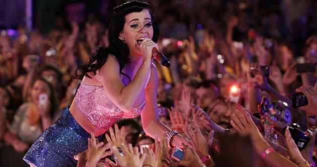 Katy-Perry-Concert-5-HD-Screensavers