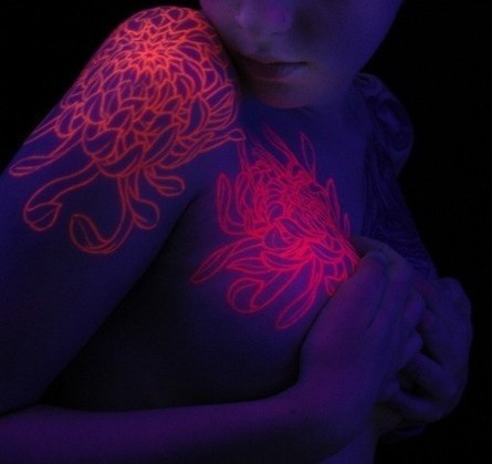 tatuaje-brilla-oscuridad-19