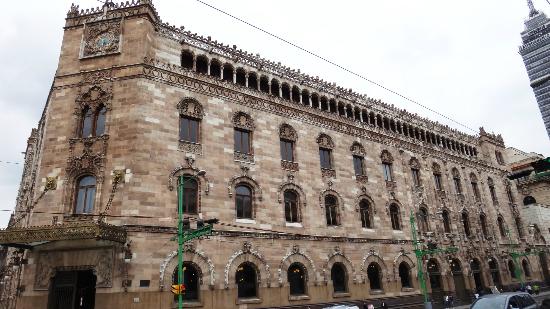 edificio-de-correos