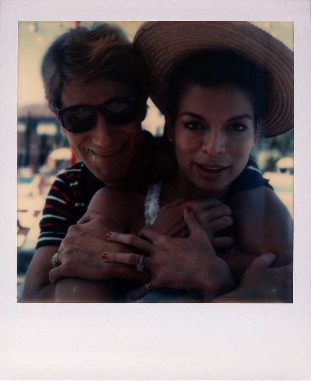 Bianca Jagger con Yves Saint Laurent / The Andy Warhol Foundation for the Visual Arts, Inc.