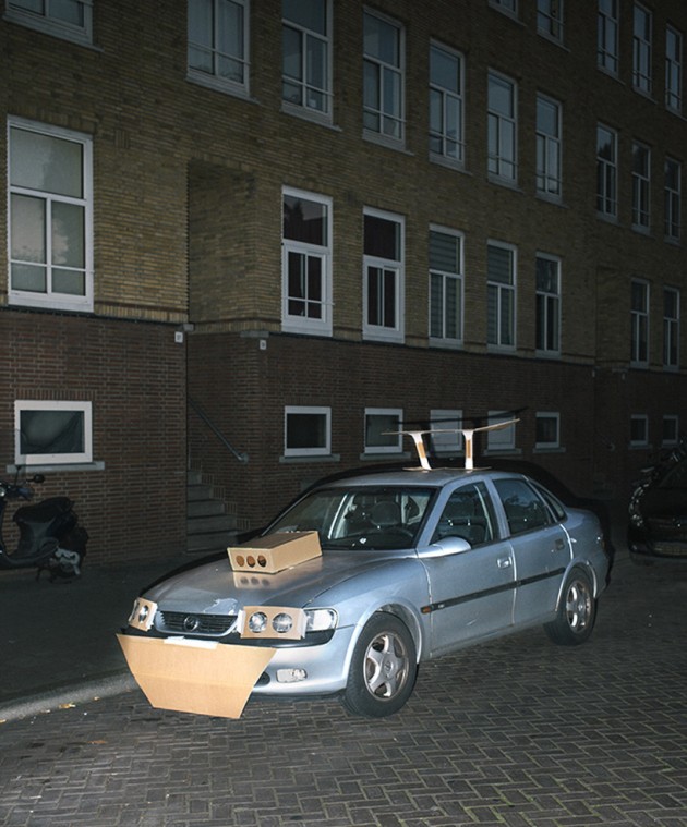 max-siedentopf-pimps-out-cars-at-night-with-cardboard-and-tape-designboom-07