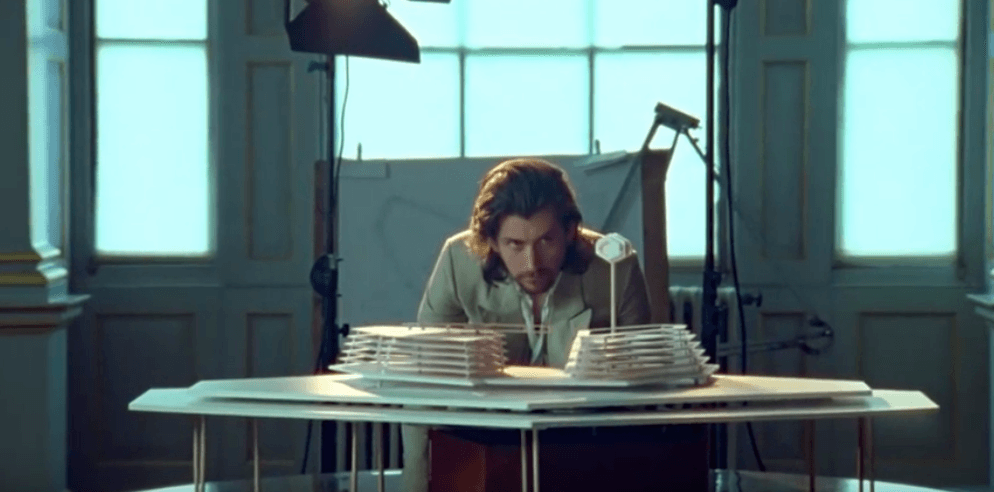 Arctic Monkeys comparte el video de