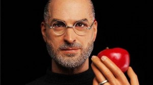 Steve Jobs y su nuevo muñeco de acción