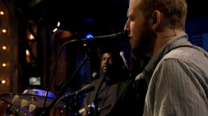 Bon Iver con The Roots en vivo en Late Night with Jimmy Fallon