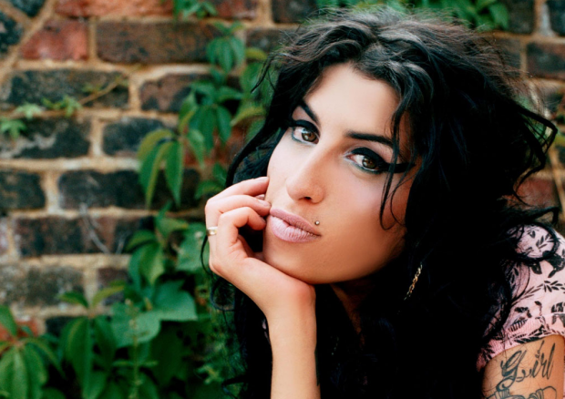 5 canciones de Amy Winehouse que nos siguen helando la piel