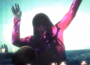 Goldust, luchador de la WWE, estelariza el nuevo video de Black Moth Super Rainbow