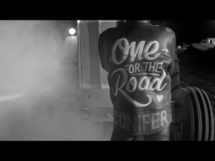 Arctic Monkeys estrenan el video para “One for the Road”