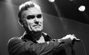 Morrissey da conciertos y abrazos