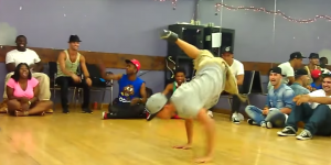 Este breakdancer sólo tiene una pierna y baila mejor que todos nosotros