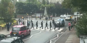 Esta cámara transmite en vivo a turistas tomándose fotos en Abbey Road