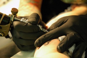 ¿Cómo se quitan los tatuajes? Este video lo explica