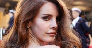 Lana Del Rey te dice cómo copiar su look en este video