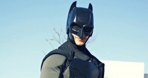 Un genio hizo traje de Batman que te protege de golpes y cuchillos :0