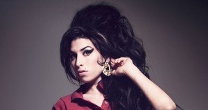 Checa el póster del nuevo documental de Amy Winehouse