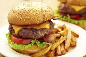 ¿Te cambiarías el nombre a cambio de hamburguesas gratis de por vida?