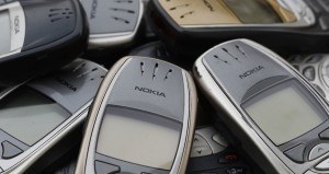 Los celulares que todos queríamos tener en nuestra pubertad