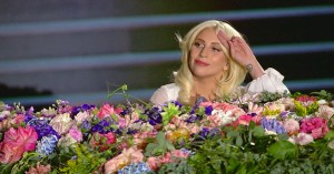 Lady Gaga lanza una nueva versión de su éxito “Joanne”
