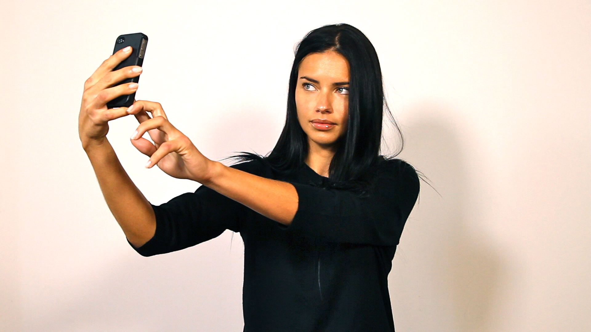 El secreto para la selfie perfecta es inclinar la cabeza El secreto para la selfie perfecta es inclinar la cabeza