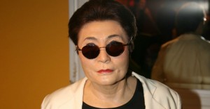 Muchos años después, Yoko Ono trollea a ‘Los Simpson’