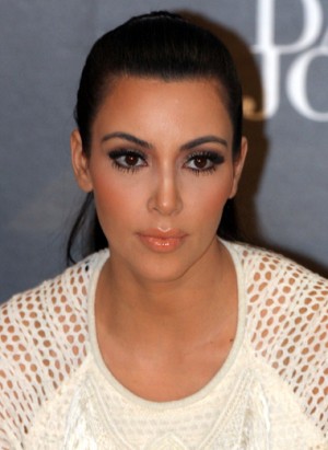 Kim Kardashian no pudo evitar enamorarse de su figura de cera desnuda