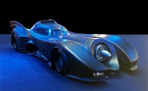 Este fan de Batman transformó su coche en un Batimovil. Más clavado no se puede.