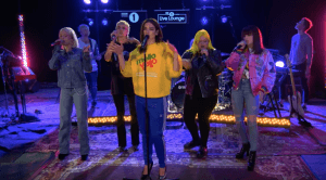 Esta es la mejor colaboración que vas a ver hoy: Dua Lipa, Charli XCX, Mø y Zara Larsson cantando ‘IDGAF’