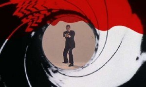 Lewis Gilbert, director de James Bond, fallece a los 97 años de edad