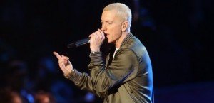Mira el video de Eminem y Ed Sheeran para el tema “River”