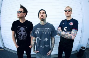 ¡A dos años de lanzar su último álbum, Blink-182 está de regreso en el estudio!