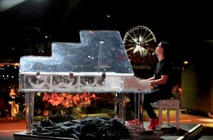 Kygo realizó un nostálgico tributo a Avicii durante su presentación en Coachella 2018