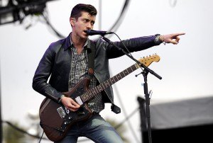 ¡Arctic Monkeys estrenaron canciones de su próximo disco completamente en vivo!
