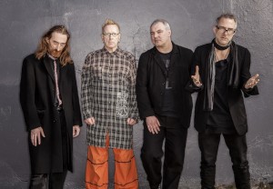 Public Image Ltd. regresa a México (+ John Lydon le da el último adiós a uno de sus fans)