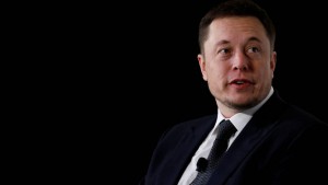 Elon Musk queda fuera de la presidencia de Tesla y recibe multa millonaria