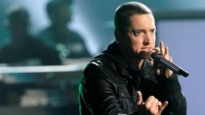 Eminem alcanza por novena ocasión en su carrera el número 1 en listas de popularidad con ‘Kamikaze’