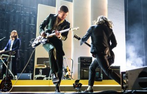 Lo prometido es deuda: Mira las increíbles fotos de Arctic Monkeys en la O2 Arena de Londres