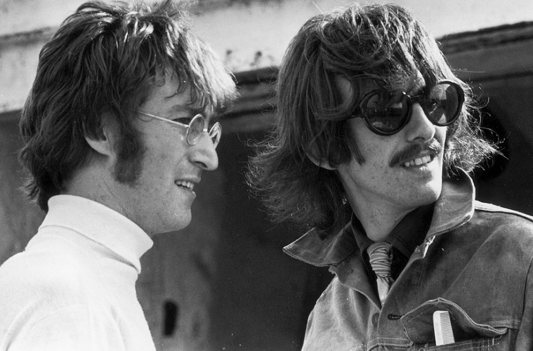 Mira a John Lennon y George Harrison grabar “How Do You Sleep” en este raro video inédito