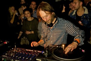 Escucha una hora de música mezclada por Thom Yorke
