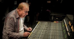 Músicos recuerdan y reconocen la importancia del trabajo de Geoff Emerick, ingeniero de grabación en jefe de The Beatles